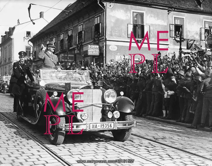 : Adolf Hitler in Graz, 1938 : Adolf Hitler in Graz, 1938