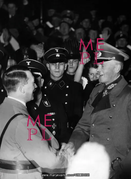: Adolf Hitler greets Werner von Blomberg 1935 : Adolf Hitler greets Werner von Blomberg 1935