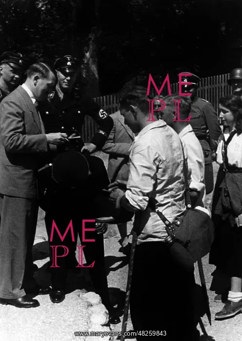 : Adolf Hitler hands out autographs, 1935 : Adolf Hitler hands out autographs, 1935