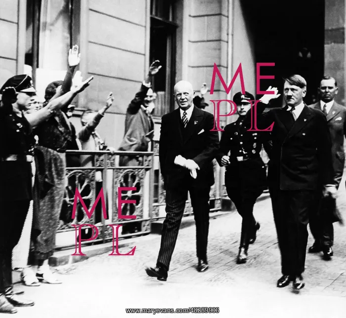 : Adolf Hitler and Hans Heinrich Lammers, 1933 : Adolf Hitler and Hans Heinrich Lammers, 1933