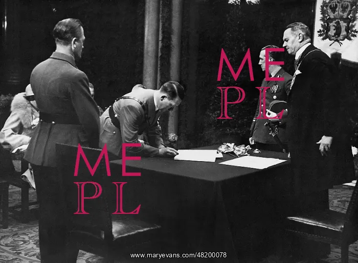 : Adolf Hitler and Heinrich Sahm at the wedding of Hermann Gor : Adolf Hitler and Heinrich Sahm at the wedding of Hermann Gor