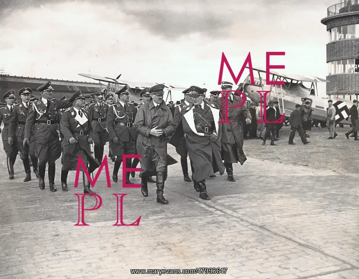 : Adolf Hitler and Hermann Goering, Doeberitz airfield : Adolf Hitler and Hermann Goering, Doeberitz airfield