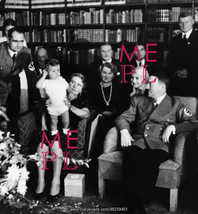 : Adolf Hitler with the Hess family, 1938 : Adolf Hitler with the Hess family, 1938