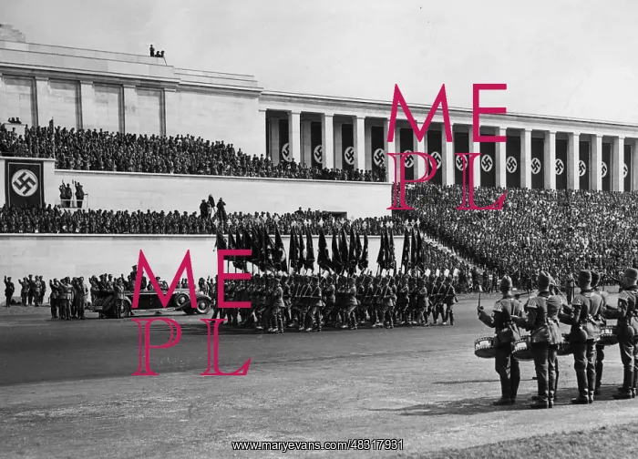 : Adolf Hitler, Hierl and Hess during the march : Adolf Hitler, Hierl and Hess during the march