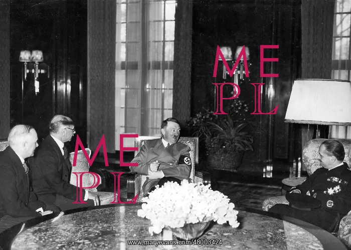 : Adolf Hitler with Hungarian statesmen, Berlin : Adolf Hitler with Hungarian statesmen, Berlin