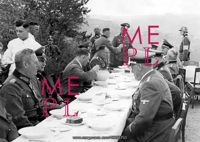 : Adolf Hitler during inspection trip to Westwall border : Adolf Hitler during inspection trip to Westwall border