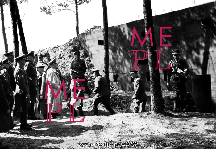 : Adolf Hitler inspects the Siegfried Line 1939 : Adolf Hitler inspects the Siegfried Line 1939