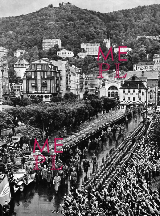 : Adolf Hitler marches in Carlsbad, 1938 : Adolf Hitler marches in Carlsbad, 1938