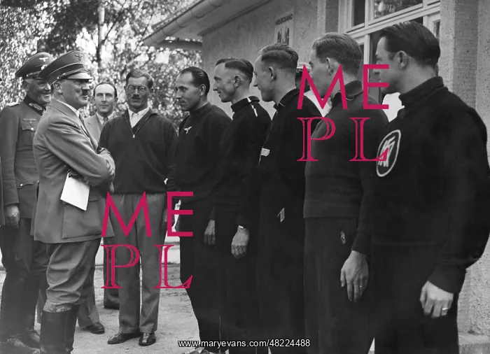 : Adolf Hitler meets the German sprinter team 1936 : Adolf Hitler meets the German sprinter team 1936