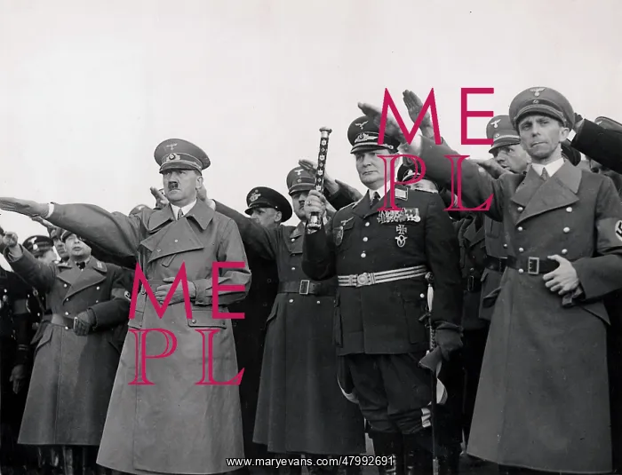 : Adolf Hitler after his return from Austria. Hermann : Adolf Hitler after his return from Austria. Hermann