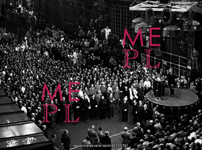 : Adolf Hitler as a speaker in the Siemens works, 1933 : Adolf Hitler as a speaker in the Siemens works, 1933