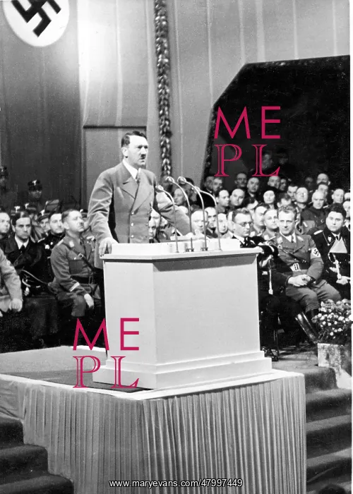 : Adolf Hitler speaking in Vienna after Anschluss : Adolf Hitler speaking in Vienna after Anschluss