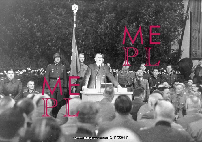 : Adolf Hitler speaks to the Old Fighters, 1940 : Adolf Hitler speaks to the Old Fighters, 1940