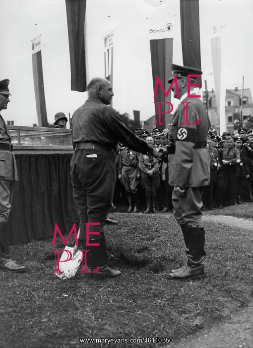 : Adolf Hitler thanks Gauleiter Sauckel : Adolf Hitler thanks Gauleiter Sauckel