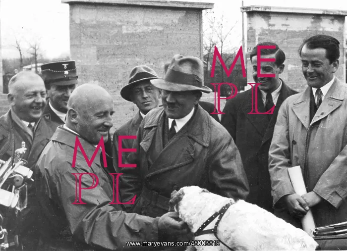 : Adolf Hitler and others visit Nuremberg construction work : Adolf Hitler and others visit Nuremberg construction work