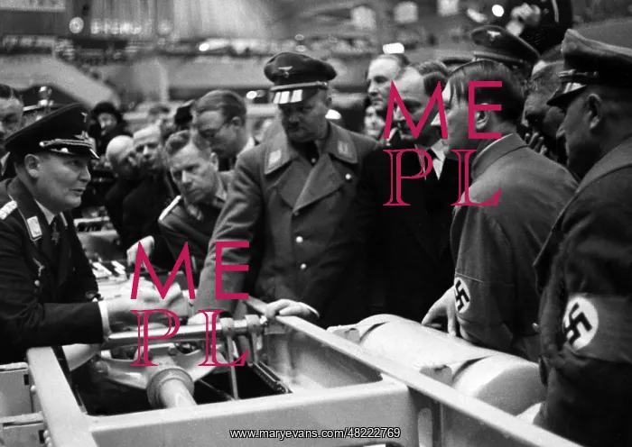 : Adolf Hitler visits the automobile exhibition in Berlin : Adolf Hitler visits the automobile exhibition in Berlin