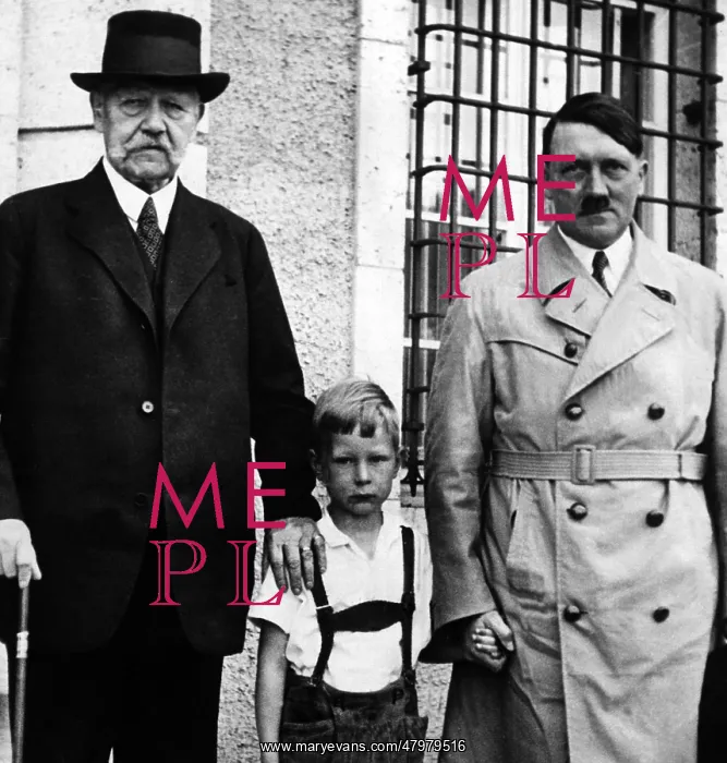 : Adolf Hitler Visits Hindenburg : Adolf Hitler Visits Hindenburg