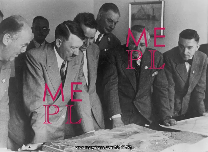 : Adolf Hitler visits models and plans for the redesign of Bay : Adolf Hitler visits models and plans for the redesign of Bay