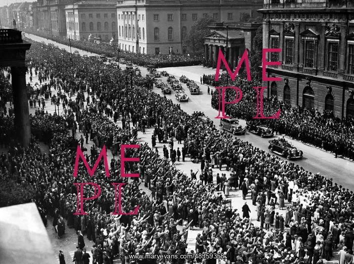 : Adolf Hitler on the way to the Lustagarten, 1937 : Adolf Hitler on the way to the Lustagarten, 1937