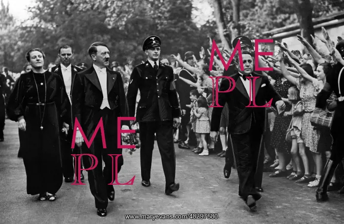 : Adolf Hitler and Winifred Wagner, 1937 : Adolf Hitler and Winifred Wagner, 1937