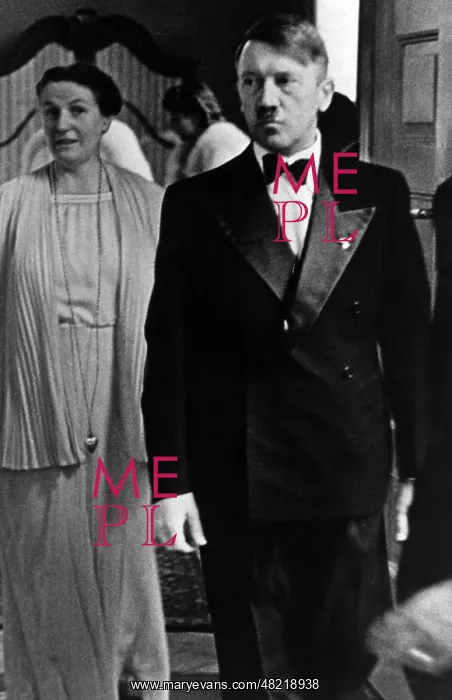 : Adolf Hitler and Winifred Wagner, 1939 : Adolf Hitler and Winifred Wagner, 1939