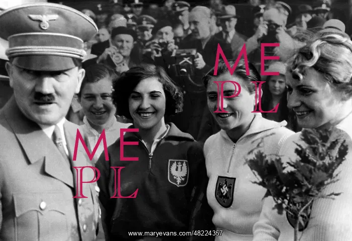 : Adolf Hitler with the winners in Javelion throwing 1936 : Adolf Hitler with the winners in Javelion throwing 1936