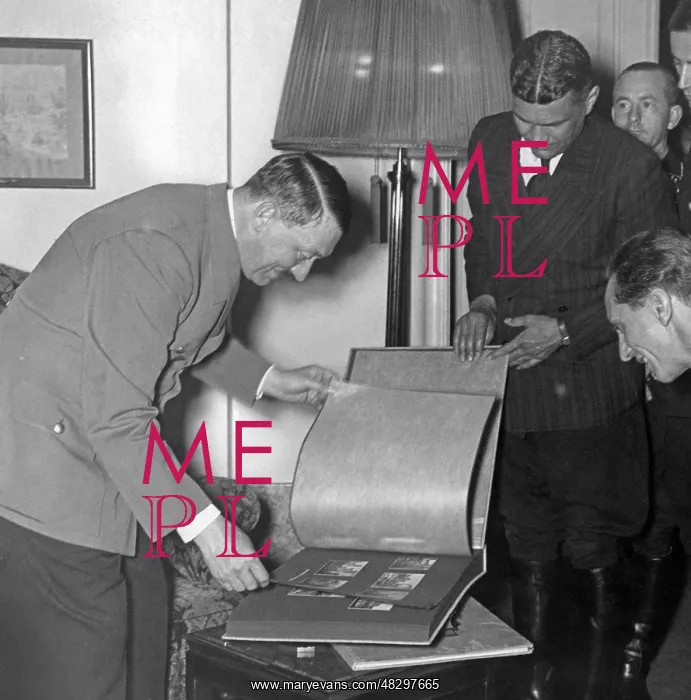 : Adolf Hitler's birthday at the beginning of the 30s : Adolf Hitler's birthday at the beginning of the 30s