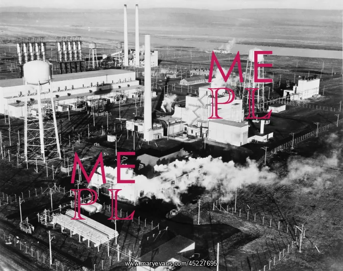 : Aerial view of the 100-B Area with the Reactor ? : Aerial view of the 100-B Area with the Reactor ?