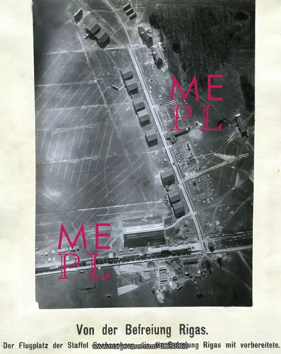 : Aerial view of the airfield of the Sachsenberg squadron : Aerial view of the airfield of the Sachsenberg squadron