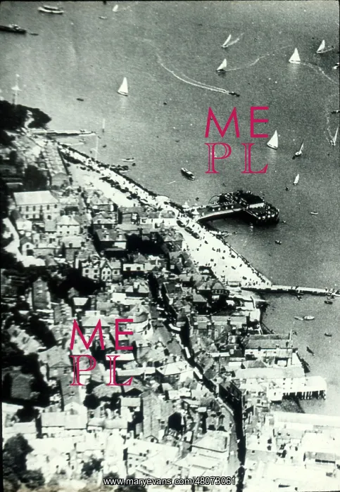 : Aerial view of Cowes, Isle of Wight : Aerial view of Cowes, Isle of Wight