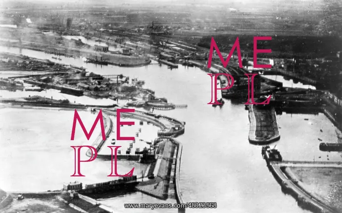 : Aerial view of Ostend, Belgium, WW1 : Aerial view of Ostend, Belgium, WW1