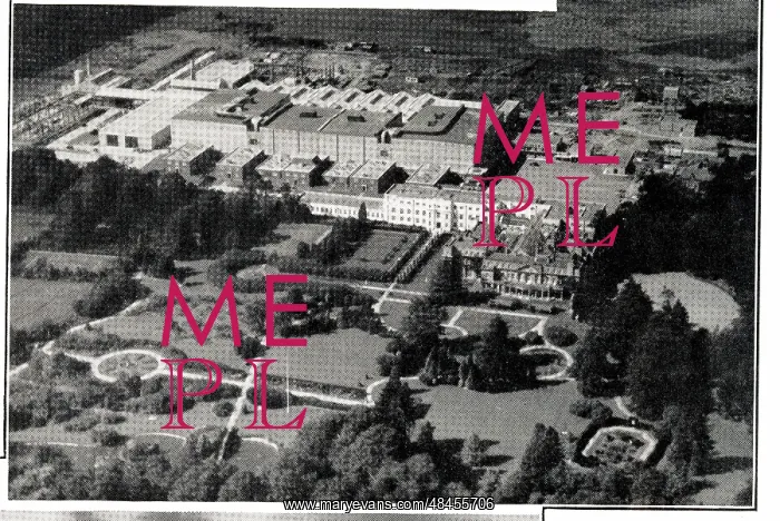 : Aerial view of Pinewood Studios at Iver Heath, Bucks : Aerial view of Pinewood Studios at Iver Heath, Bucks