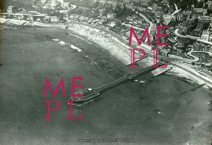 : Aerial view of Ventnor, Isle of Wight : Aerial view of Ventnor, Isle of Wight