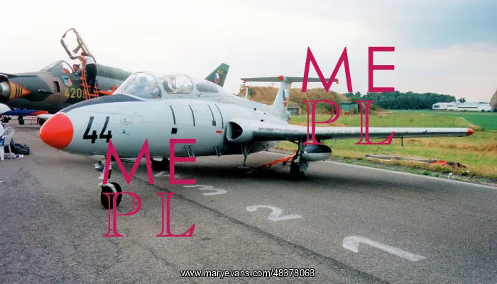 : Aero L-29 Delfin 3244 : Aero L-29 Delfin 3244