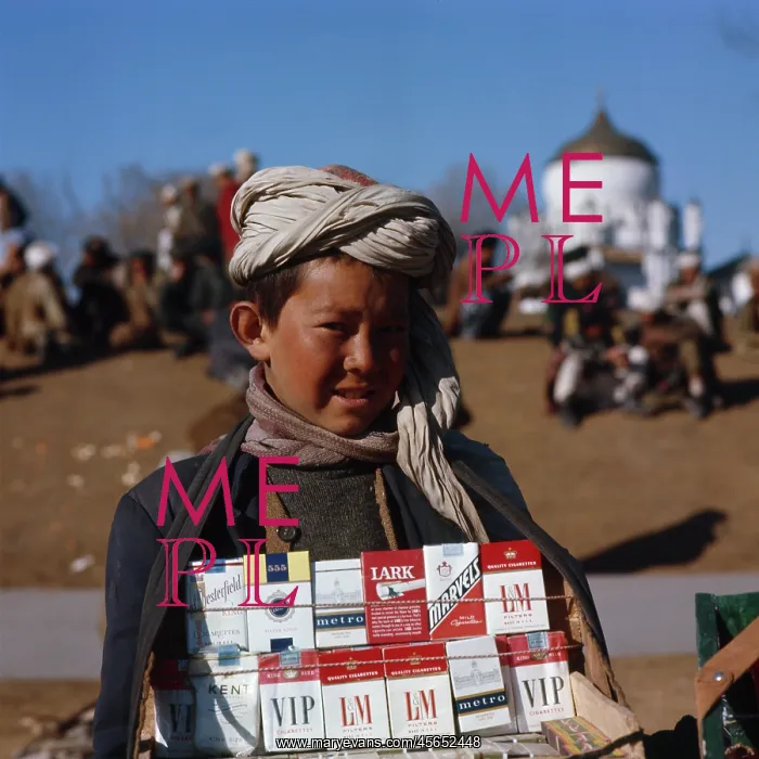  : AFGHAN BOY SELLS CIGS