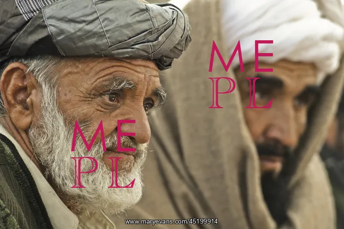 : Afghan elders listen to U.S. Soldiers at ? : Afghan elders listen to U.S. Soldiers at ?