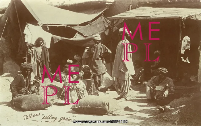 : Afghanistan - Bazaar at Chaman - Pathans selling grain : Afghanistan - Bazaar at Chaman - Pathans selling grain
