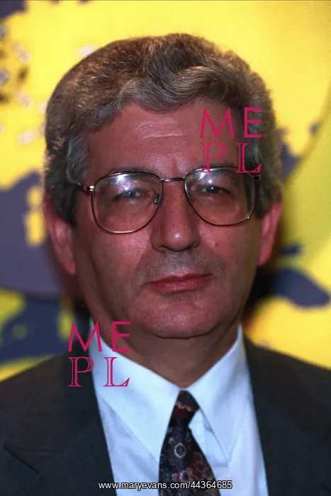  : Afif Safieh