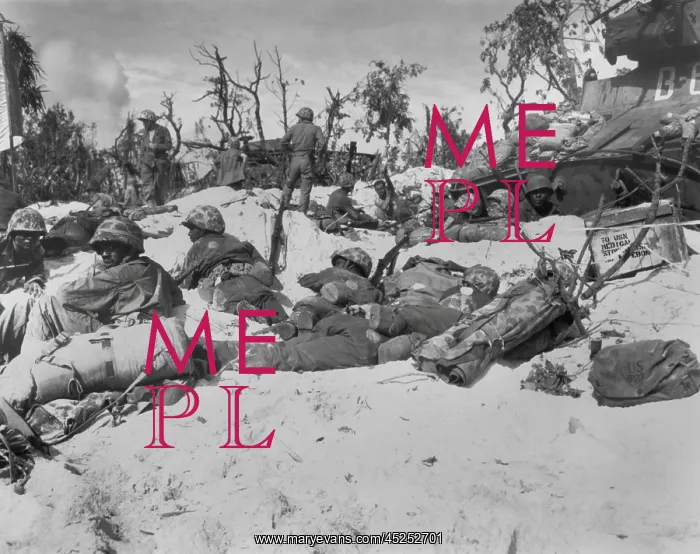 : African American Marines move through the trenches : African American Marines move through the trenches