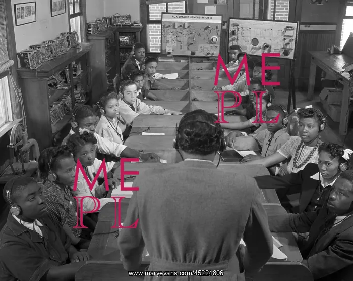 : African American students in a radio technicians ? : African American students in a radio technicians ?