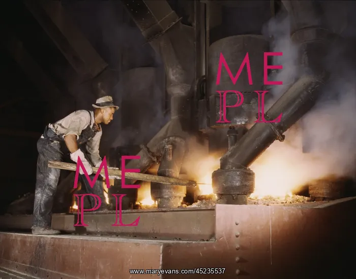 : African American worker at an electric phosphate ? : African American worker at an electric phosphate ?