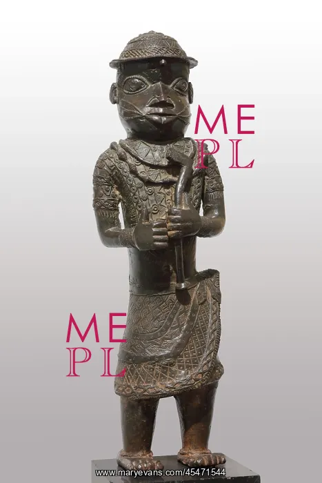 : African statue, Musee d'Art Moderne, Troyes, France : African statue, Musee d'Art Moderne, Troyes, France