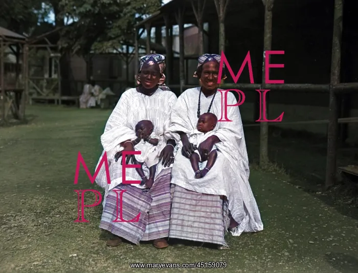 : AFRICAN WOMEN : AFRICAN WOMEN