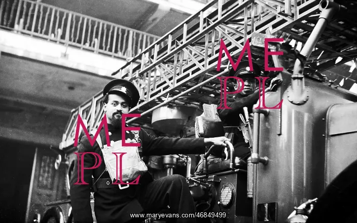 : Two AFS firefighters with turntable ladder, WW2 : Two AFS firefighters with turntable ladder, WW2
