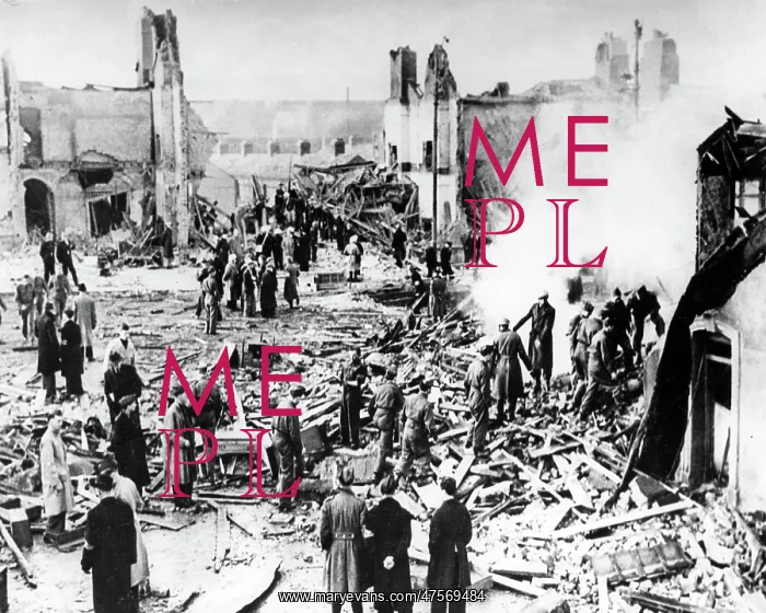 : Aftermath of bombing in Dublin, WW2 : Aftermath of bombing in Dublin, WW2