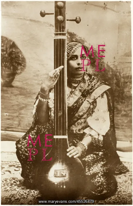  : Agra, India - Sitar player