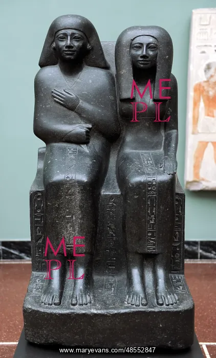 : Ahmose and his mother. Egyptian statue : Ahmose and his mother. Egyptian statue