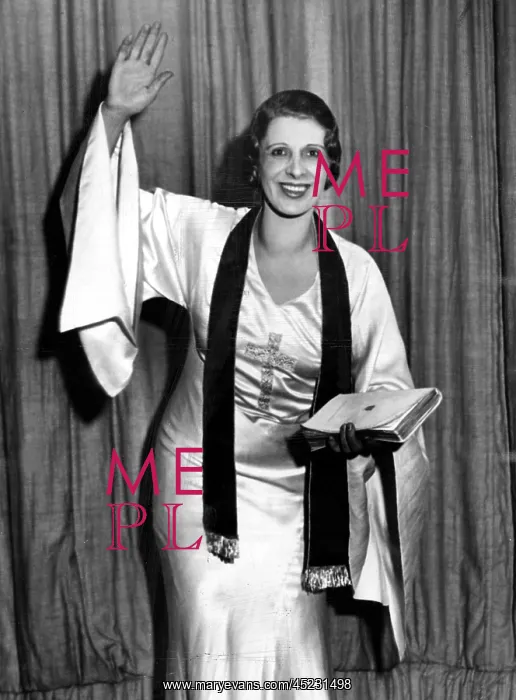 : Aimee Semple McPherson, 1933. ? : Aimee Semple McPherson, 1933. ?