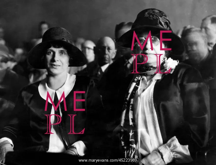 : Aimee Semple McPherson and her mother, Minnie ? : Aimee Semple McPherson and her mother, Minnie ?