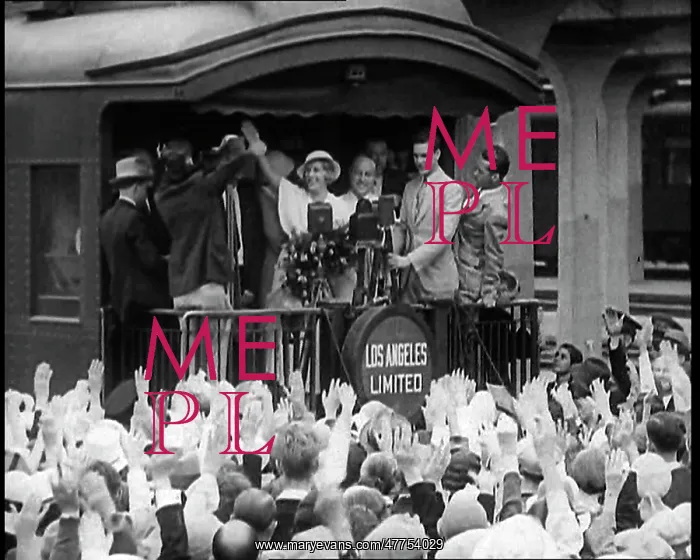 : Aimee Semple McPherson Talking to a Crowd : Aimee Semple McPherson Talking to a Crowd